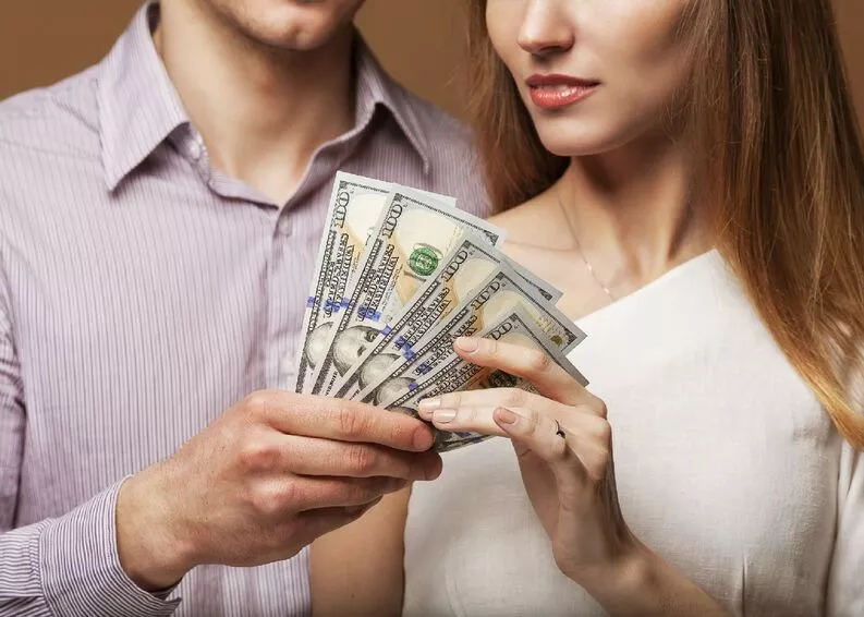 سوءاستفاده از پسران بهعنوان ابزار پول و موقعیت