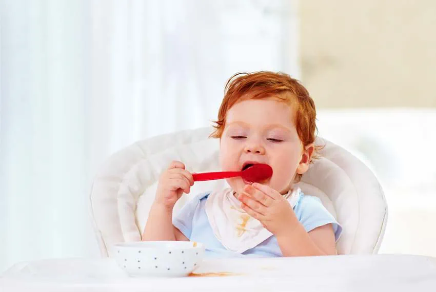 آموزش غذاخوری به نوزاد: چگونه استقلال غذایی او را تقویت کنیم؟