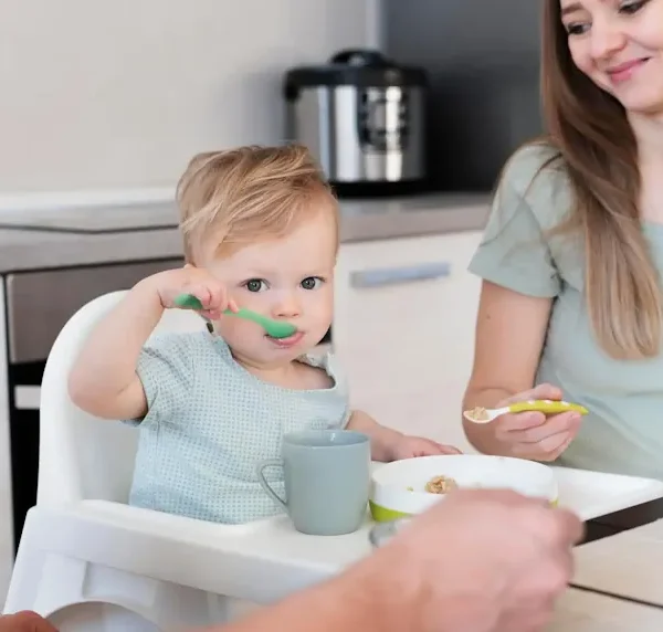 غذاخور کردن نوزاد